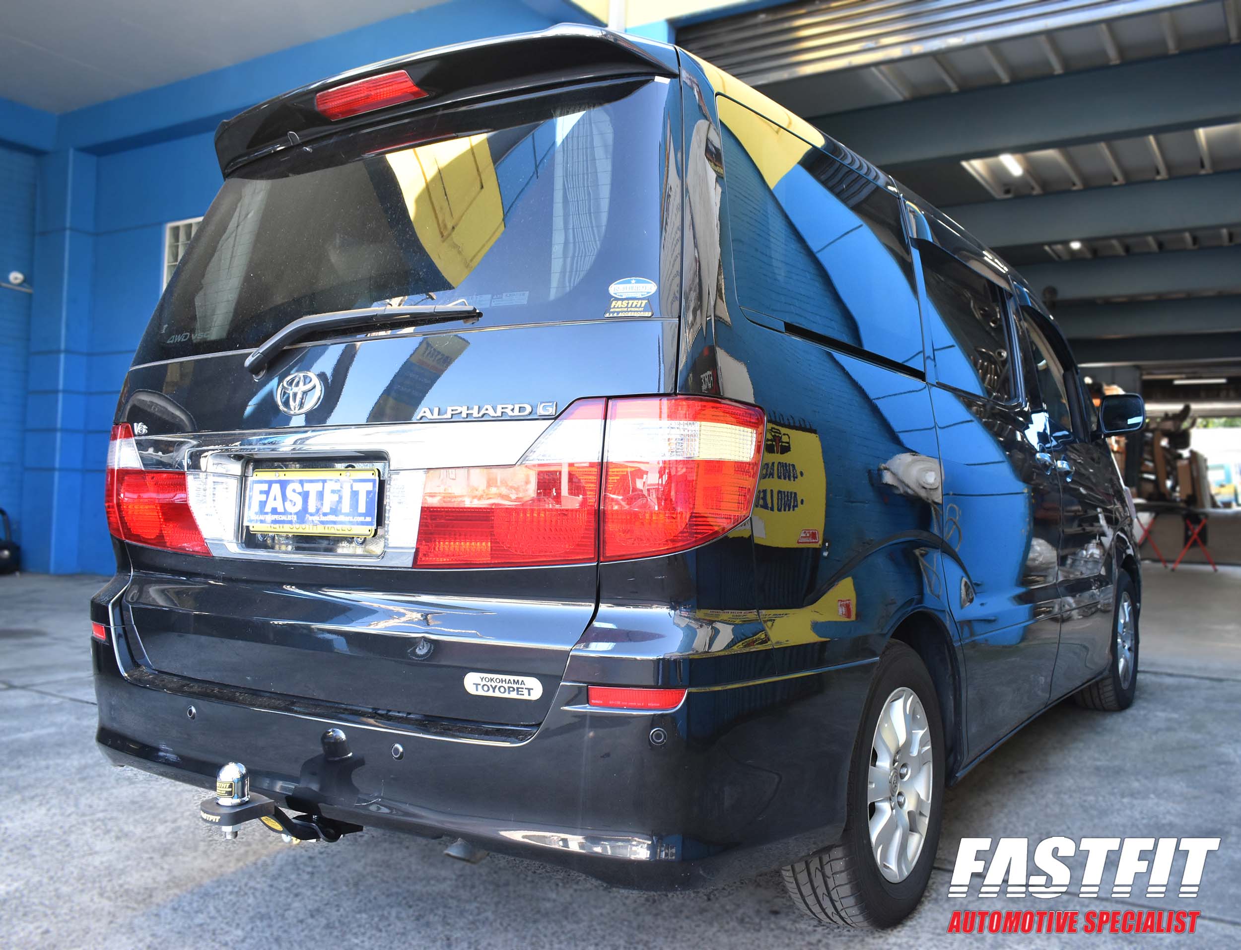 Toyota cheap alphard towbar