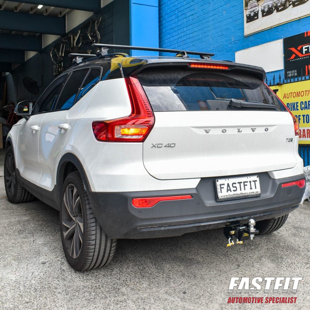 Volvo xc40 tow bar on sale fitting
