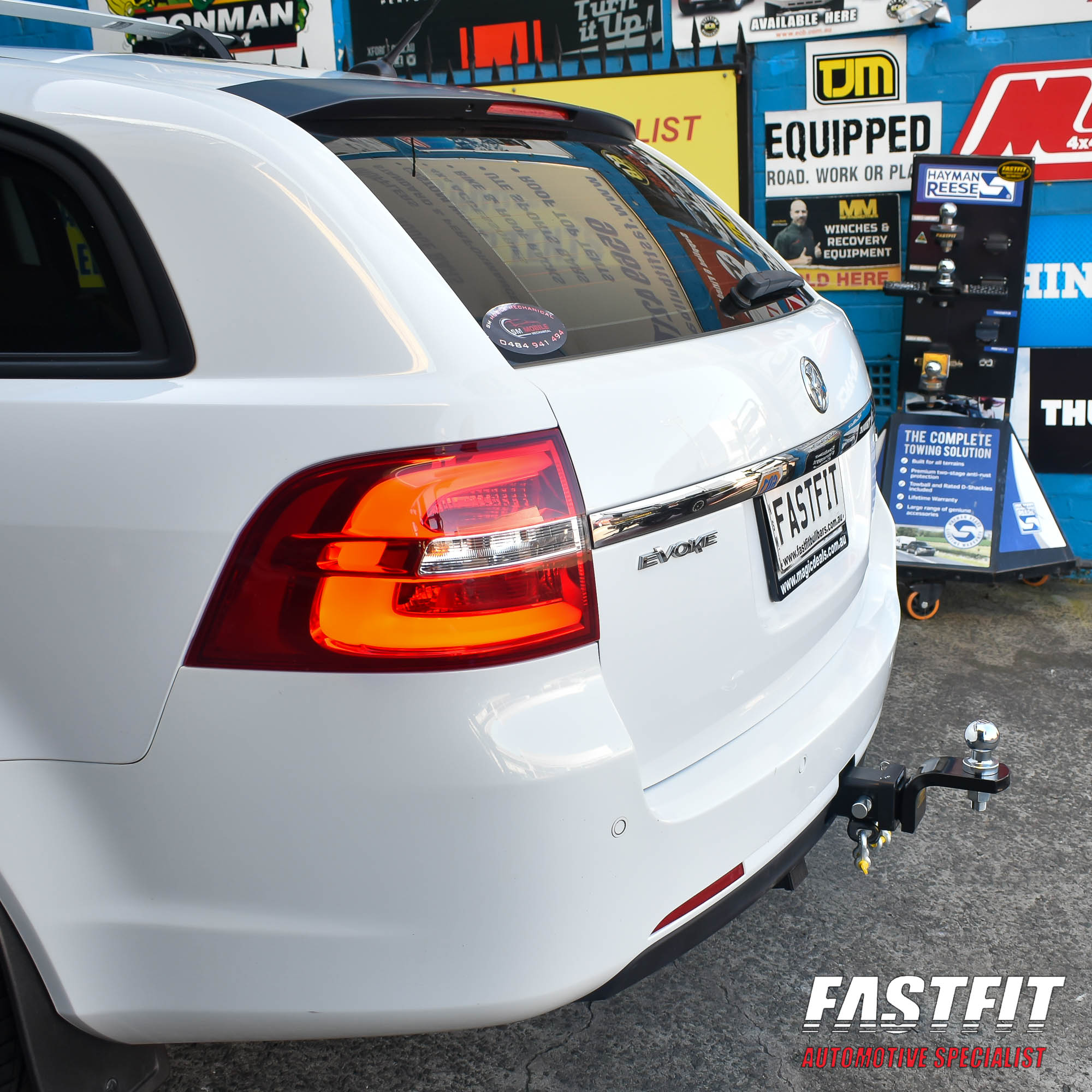 Vf commodore on sale wagon towbar